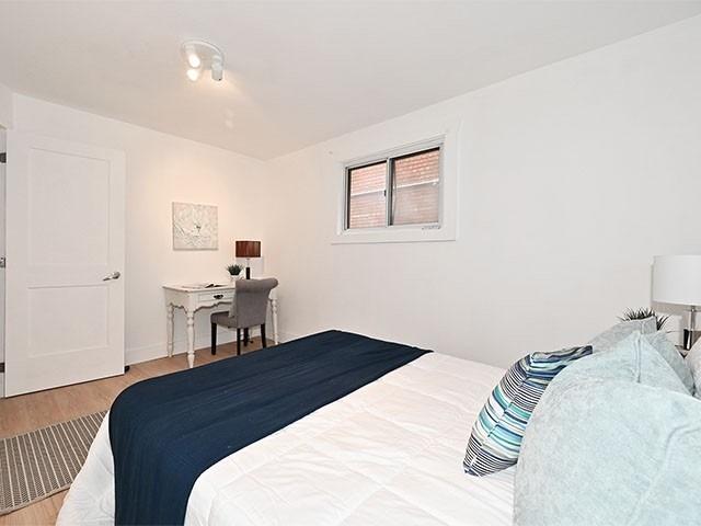 MAIN - 174 Delaware Ave, House detached with 2 bedrooms, 1 bathrooms and 1 parking in Toronto ON | Image 7