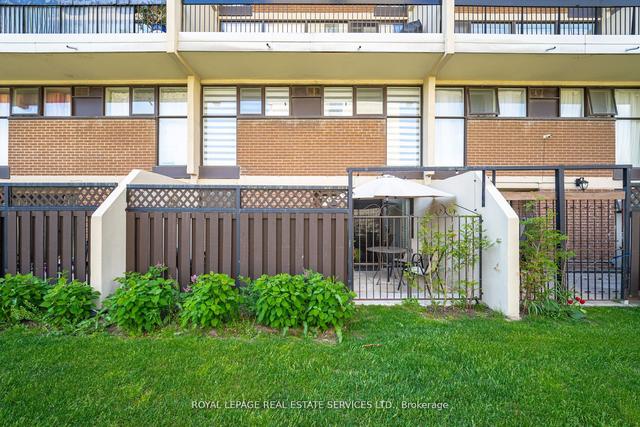 106 - 2 Valhalla Inn Rd, Townhouse with 3 bedrooms, 3 bathrooms and 1 parking in Toronto ON | Image 24