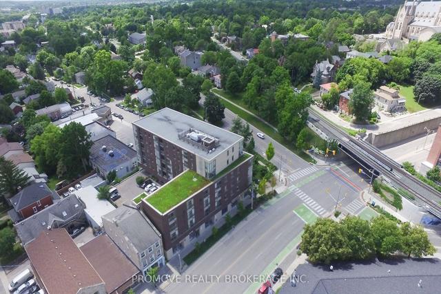 500 - 5 Gordon St, Condo with 2 bedrooms, 1 bathrooms and 1 parking in Guelph ON | Image 1