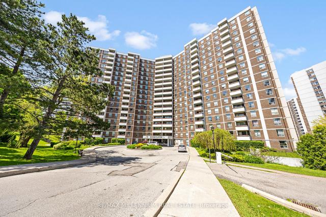 805 - 10 Edgecliff Golfway, Condo with 3 bedrooms, 1 bathrooms and 1 parking in Toronto ON | Image 1