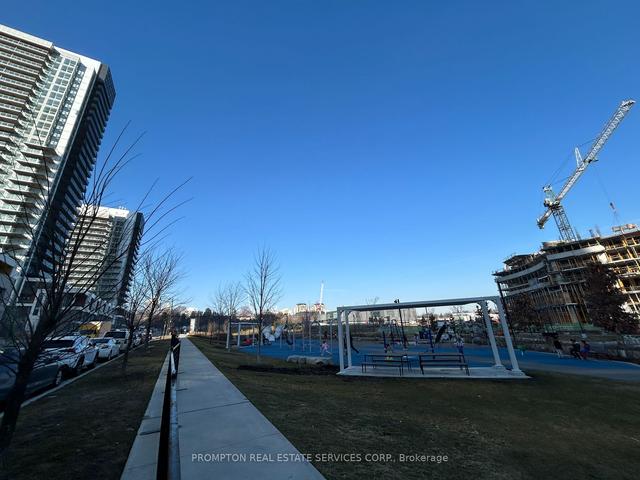 909 - 85 Mcmahon Dr, Condo with 2 bedrooms, 2 bathrooms and 1 parking in North York ON | Image 17
