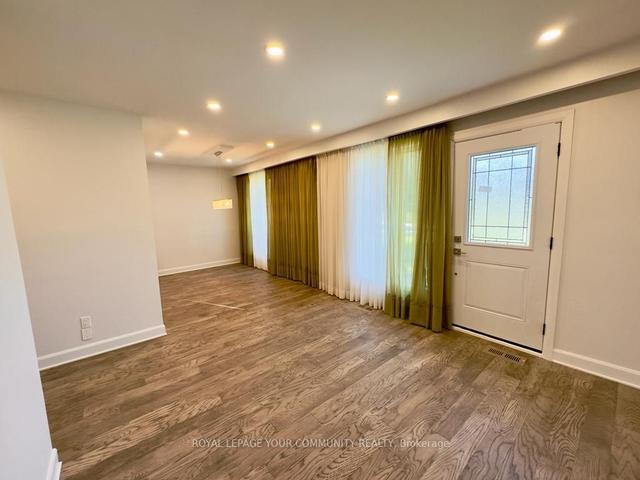 MAIN - 19 Huron Crt, House detached with 3 bedrooms, 1 bathrooms and 1 parking in Aurora ON | Image 2
