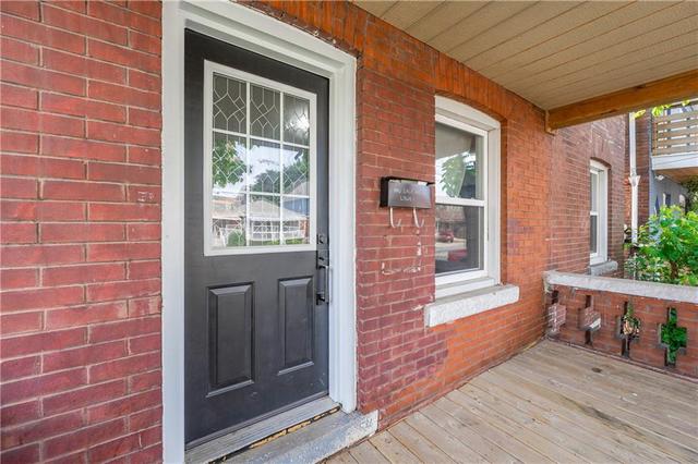 MAIN - 140 Gage Ave N, House detached with 3 bedrooms, 1 bathrooms and 2 parking in Hamilton ON | Image 2