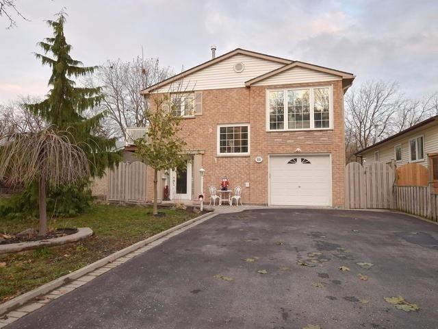 MAIN - 111 Limerick St, House detached with 2 bedrooms, 1 bathrooms and 2 parking in Oshawa ON | Image 1