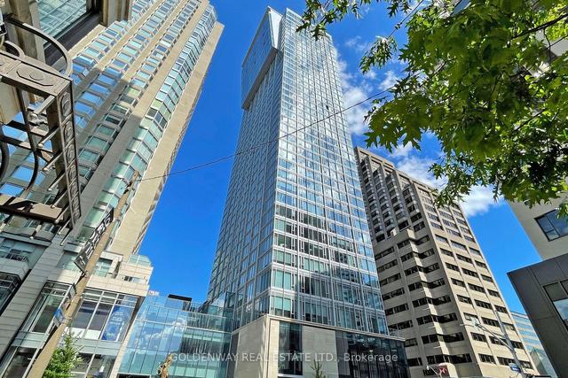1804 - 188 Cumberland St, Condo with 2 bedrooms, 2 bathrooms and 1 parking in Toronto ON | Image 1