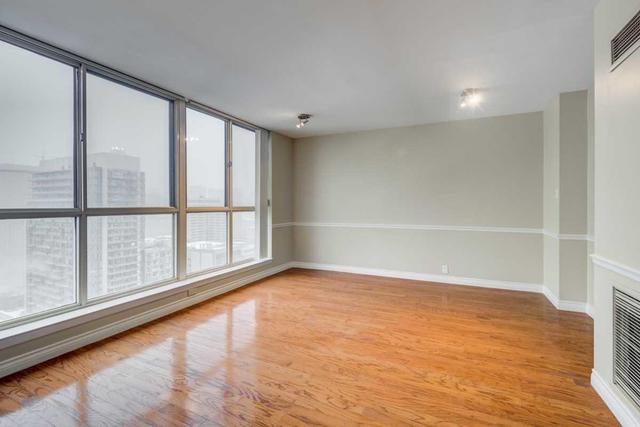 PH13 - 633 Bay St, Condo with 1 bedrooms, 2 bathrooms and null parking in Toronto ON | Image 6