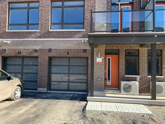 9 Hearne St, Townhouse with 2 bedrooms, 2 bathrooms and 1 parking in Vaughan ON | Image 1