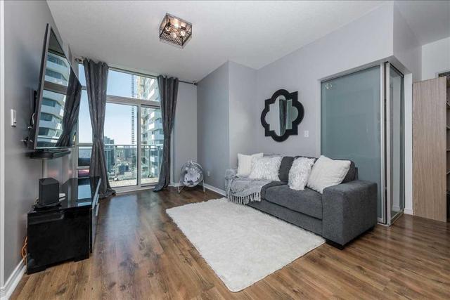 PH04 - 284 Queen St E, Condo with 2 bedrooms, 2 bathrooms and 1 parking in Brampton ON | Image 2