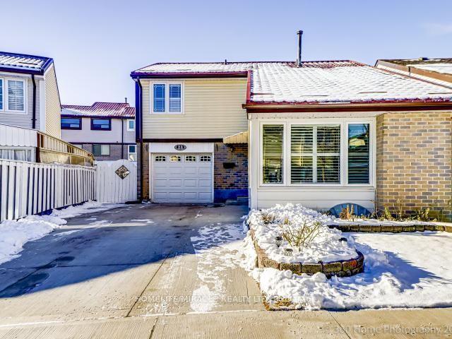 23 Pumfrey Cres, House detached with 3 bedrooms, 2 bathrooms and 3 parking in Etobicoke ON | Image 1