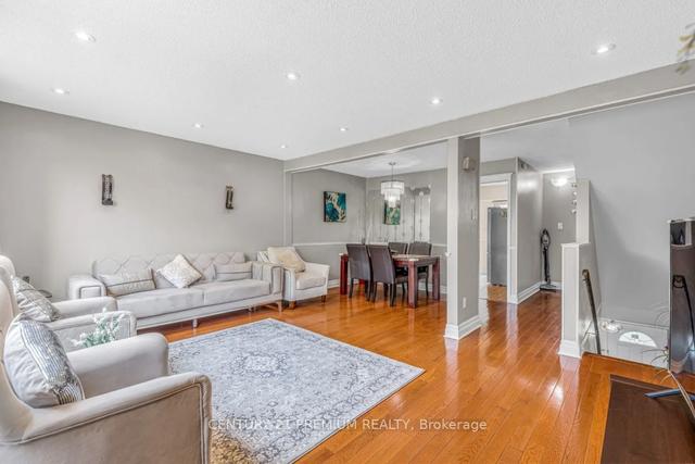 3 - 12 Celeste Dr, Townhouse with 3 bedrooms, 2 bathrooms and 2 parking in Scarborough ON | Image 3