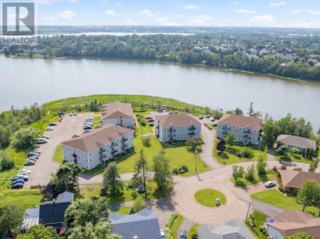 2 - 18 Waterview Hts, Condo with 2 bedrooms, 1 bathrooms and null parking in Charlottetown PE | Image 2