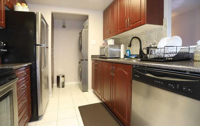 887 - 1 Greystone Walk Dr, Condo with 2 bedrooms, 2 bathrooms and 1 parking in Scarborough ON | Image 10