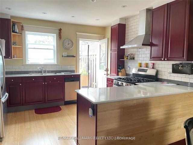 90 Beaver Ave, House semidetached with 3 bedrooms, 2 bathrooms and 0 parking in Toronto ON | Image 2