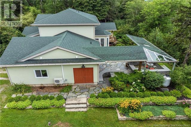 302 & 310 Kennebecasis River Rd, House detached with 5 bedrooms, 3 bathrooms and null parking in Hampton NB | Image 2