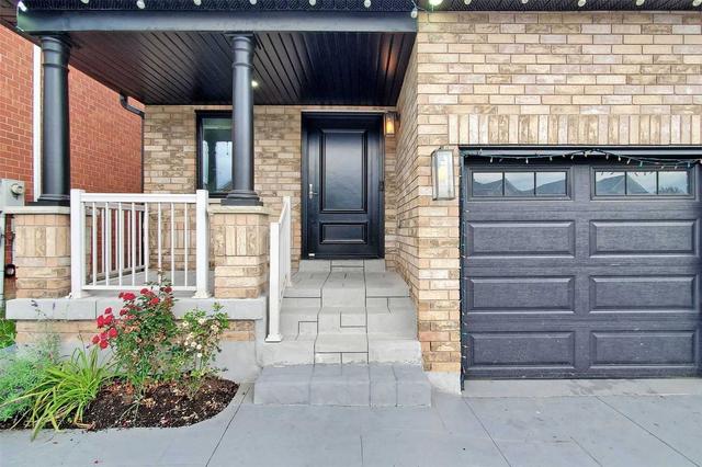 MAIN - 10 Purcell Cres, House detached with 4 bedrooms, 3 bathrooms and 4 parking in Maple ON | Image 23