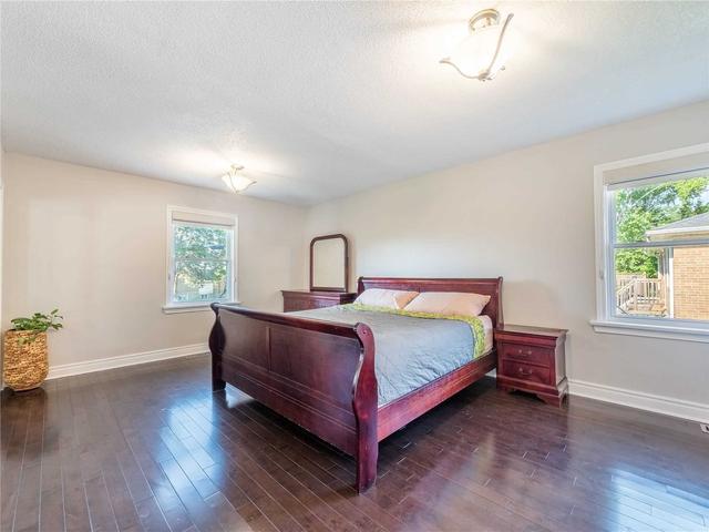 MAIN - 202 Renforth Dr, House detached with 3 bedrooms, 2 bathrooms and 2 parking in Etobicoke ON | Image 16
