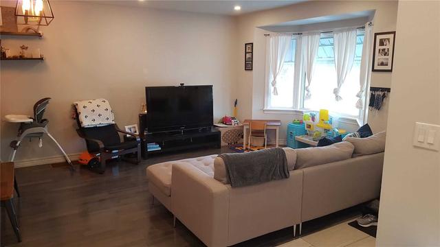 MAIN - 266 E 34th St, House detached with 2 bedrooms, 1 bathrooms and 3 parking in Hamilton ON | Image 9