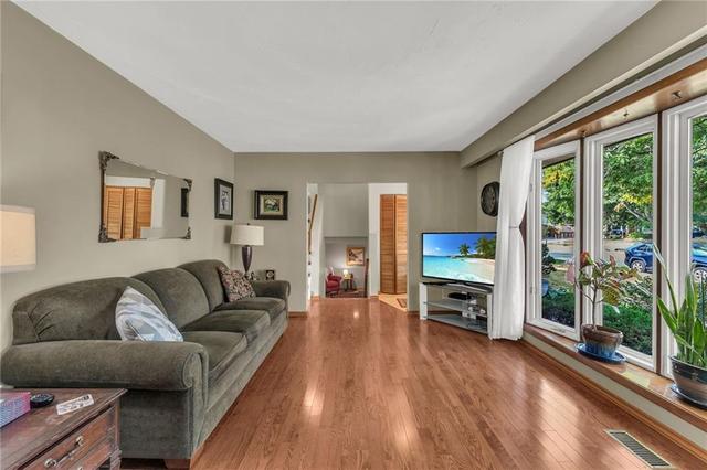 2096 Mount Royal Ave, House detached with 3 bedrooms, 1 bathrooms and 2 parking in Burlington ON | Image 10