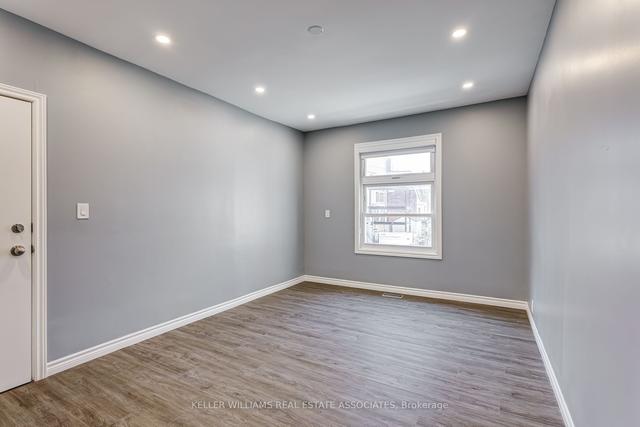 MAIN - 310 Clinton St, House detached with 2 bedrooms, 1 bathrooms and 0 parking in Toronto ON | Image 4