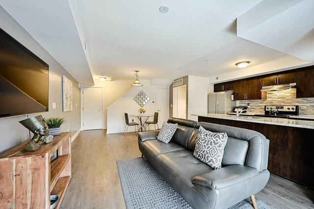 96 - 100 Dufay Rd, Townhouse with 2 bedrooms, 2 bathrooms and 1 parking in Brampton ON | Image 7