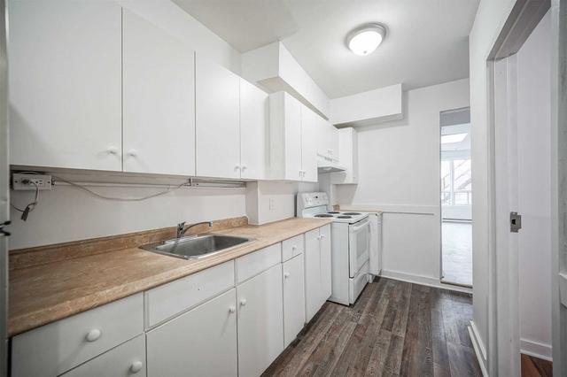 MAIN-2 - 881 St Clair Ave W, Condo with 2 bedrooms, 1 bathrooms and 0 parking in Toronto ON | Image 6