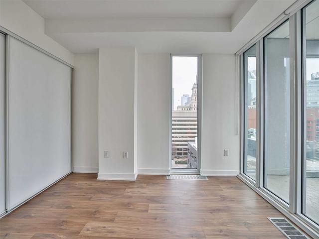 PH12 - 50 Mccaul St, Condo with 3 bedrooms, 2 bathrooms and 2 parking in Toronto ON | Image 22