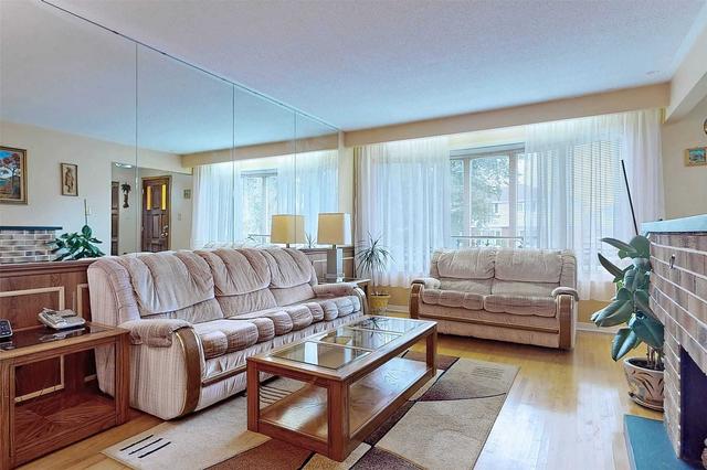 884 Flagship Dr, House semidetached with 3 bedrooms, 2 bathrooms and 3 parking in Mississauga ON | Image 36