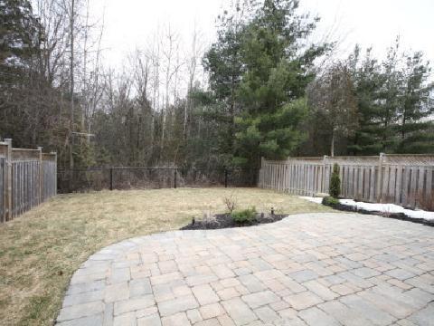 90 Beachgrove Cres, House detached with 3 bedrooms, 3 bathrooms and 2 parking in Whitby ON | Image 3