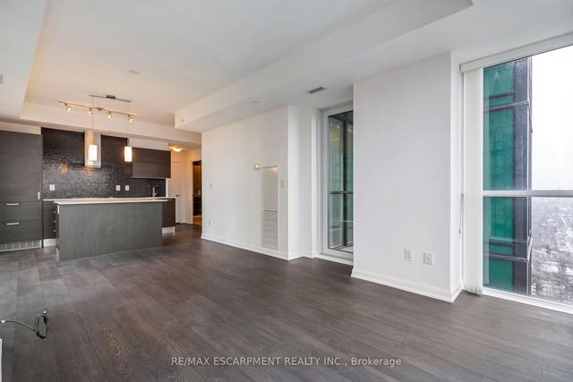 2303 - 9 Bogert Ave, Condo with 2 bedrooms, 2 bathrooms and 1 parking in Toronto ON | Image 11