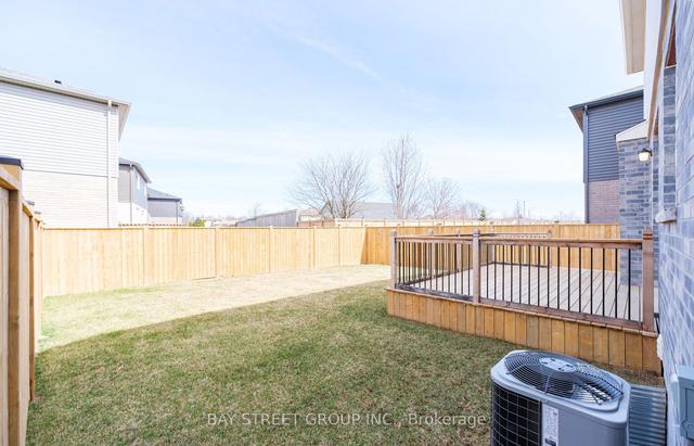 UPPER - 7853 Seabiscuit Dr, House detached with 4 bedrooms, 4 bathrooms and 4 parking in Niagara Falls ON | Image 17