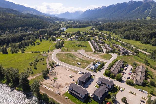 103 - 800 Riverside Way, House attached with 3 bedrooms, 3 bathrooms and 1 parking in Fernie BC | Image 33