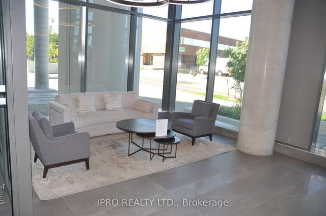 1105 - 15 Lynch St, Condo with 2 bedrooms, 2 bathrooms and 1 parking in Brampton ON | Image 9