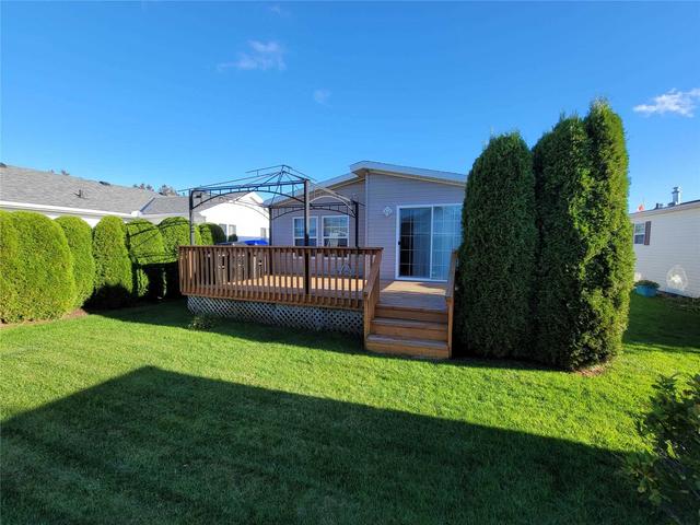 9 Illinois Cres, Home with 2 bedrooms, 2 bathrooms and 2 parking in Wasaga Beach ON | Image 6