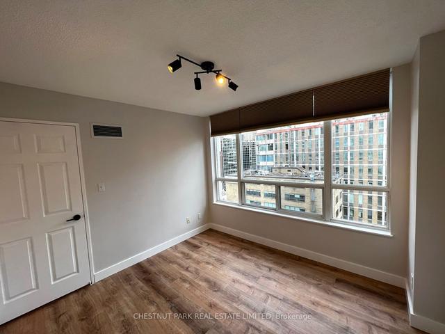 909 - 43 Eglinton Ave E, Condo with 2 bedrooms, 1 bathrooms and 1 parking in Toronto ON | Image 4