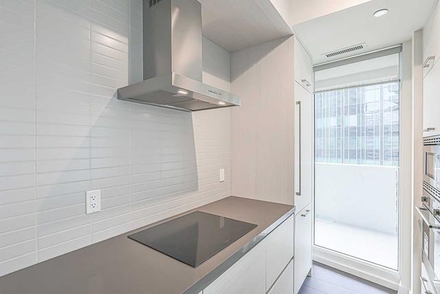 909 - 2221 Yonge St, Condo with 2 bedrooms, 2 bathrooms and 1 parking in Toronto ON | Image 28