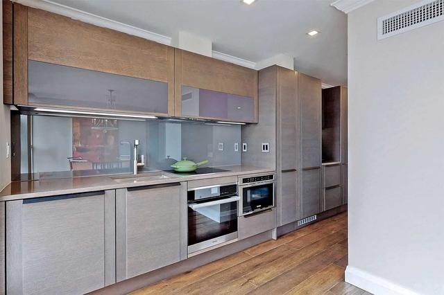 PH2 - 1055 Bay St, Condo with 2 bedrooms, 2 bathrooms and 1 parking in Toronto ON | Image 10