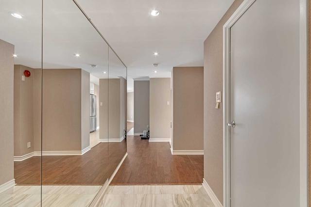 PH-1 - 55 Wellesley St E, Condo with 2 bedrooms, 2 bathrooms and 1 parking in Toronto ON | Image 12