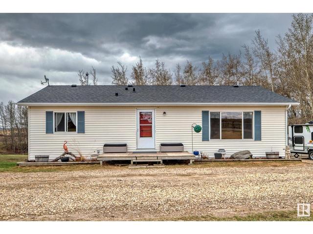 25113 Twp Rd 272, House detached with 3 bedrooms, 2 bathrooms and null parking in Rocky View County AB | Image 1