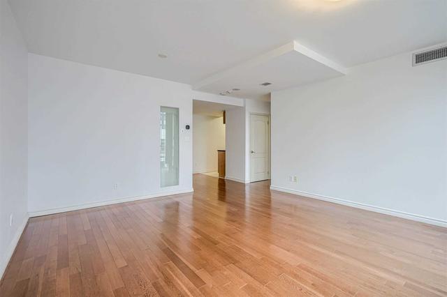 PH1 - 263 Wellington St W, Condo with 1 bedrooms, 1 bathrooms and 1 parking in Toronto ON | Image 3