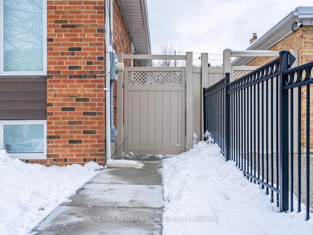 LOWER - 12 Deeth Dr, House detached with 1 bedrooms, 1 bathrooms and 1 parking in Etobicoke ON | Image 12