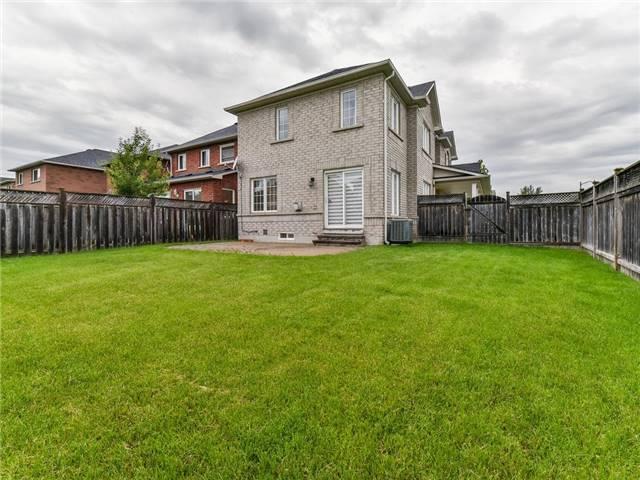 MAIN - 1 Rampart Cres, House detached with 4 bedrooms, 3 bathrooms and 2 parking in Whitby ON | Image 18