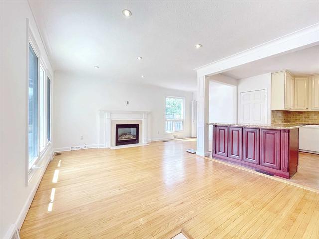 MAIN - 246 Horsham Ave, House detached with 3 bedrooms, 1 bathrooms and 2 parking in North York ON | Image 10