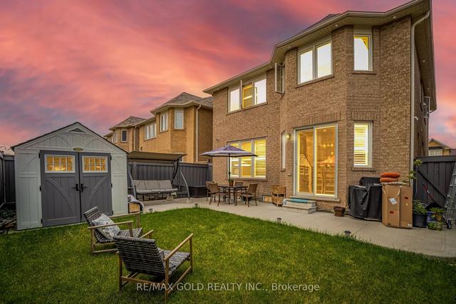 9 Lesabre Cres, House detached with 4 bedrooms, 4 bathrooms and 3 parking in Brampton ON | Image 17