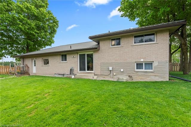 109 Mcgivern St, House detached with 3 bedrooms, 2 bathrooms and 11 parking in Mapleton ON | Image 32
