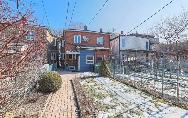 MAIN - 252 Euclid Ave, House semidetached with 3 bedrooms, 2 bathrooms and 1 parking in Toronto ON | Image 17