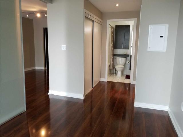 909 - 8 Telegram Mews, Condo with 2 bedrooms, 2 bathrooms and 1 parking in Toronto ON | Image 17