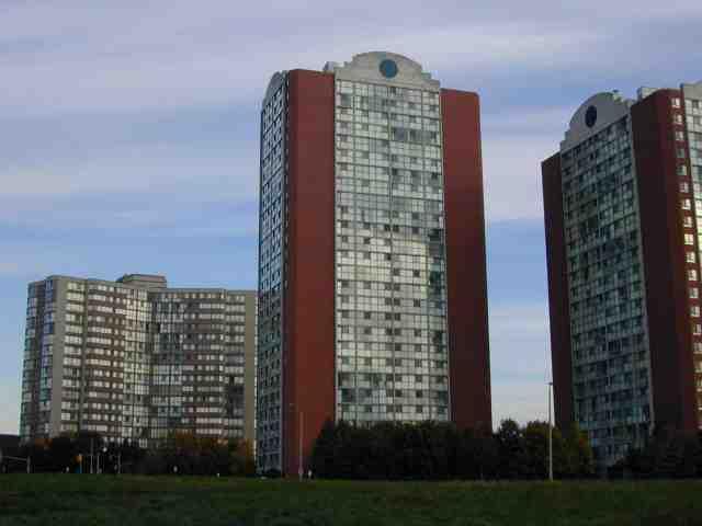 909 - 4205 Shipp Dr, Condo with 2 bedrooms, 2 bathrooms and 1 parking in Mississauga ON | Image 1