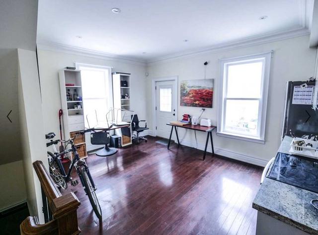 MAIN - 14 Soho St, House attached with 1 bedrooms, 2 bathrooms and 0 parking in Toronto ON | Image 4