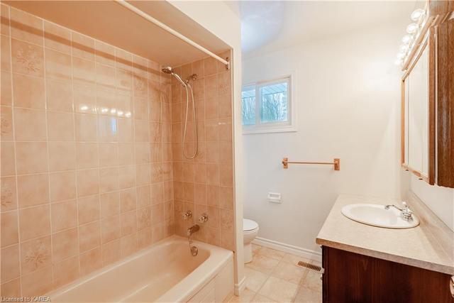 886 Haverhill Dr, House detached with 3 bedrooms, 1 bathrooms and 3 parking in Kingston ON | Image 25