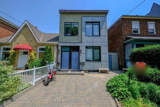 MAIN - 111 Lippincott St, House detached with 2 bedrooms, 1 bathrooms and 0 parking in Toronto ON | Image 1